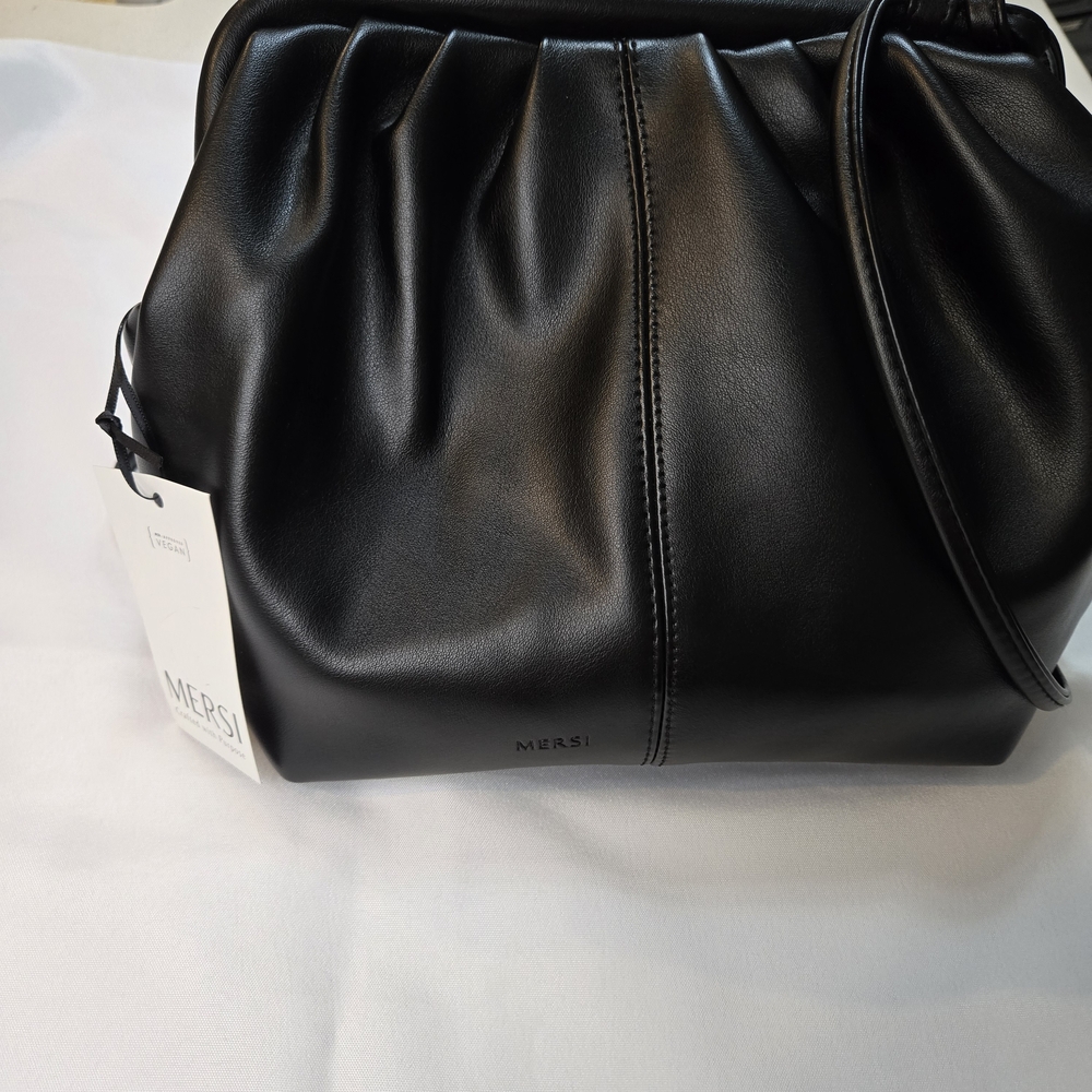 Mersi Black Leather Bag with Coral Lining - Picture 3 of 16